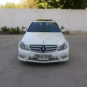 Mercedes-Benz C300 2012