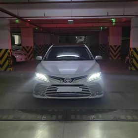 Toyota Camry 2024
