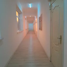 ОФИС В ГЯМИ - 100 М2