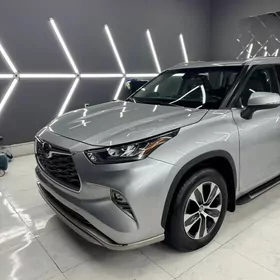 Toyota Highlander 2020