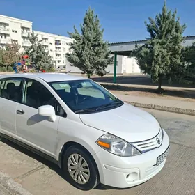 Nissan Versa 2012