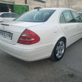 Mercedes-Benz E320 2004