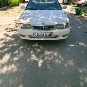 Nissan Sunny 2000