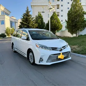 Toyota Sienna 2017