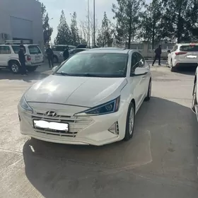 Hyundai Elantra 2020