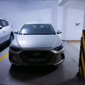 Hyundai Elantra 2018