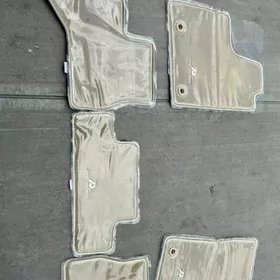 300 lik kowrik landcruiser