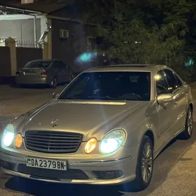 Mercedes-Benz E320 2002