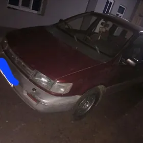 Mitsubishi Chariot 1994