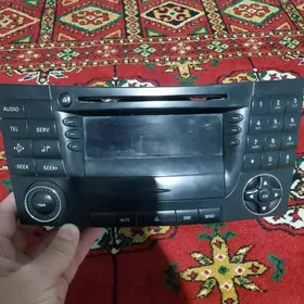 Mersedes 211 magnitafon