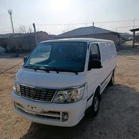Toyota Hiace 2010