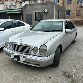 Mercedes-Benz W212 1996