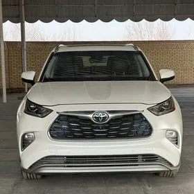 Toyota Highlander 2021