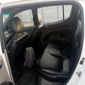 Mitsubishi L200 2011