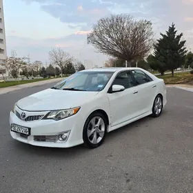Toyota Camry 2014