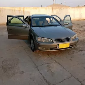 Toyota Camry 2000
