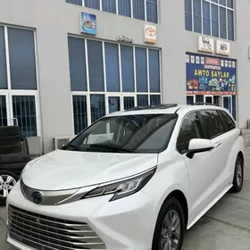 Toyota Sienna 2021