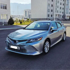 Toyota Camry 2018