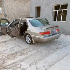Toyota Camry 2000