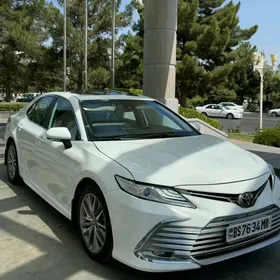 Toyota Camry 2021