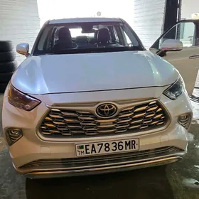 Toyota Highlander 2022