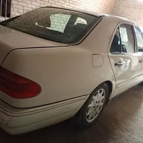 Mercedes-Benz E320 1997