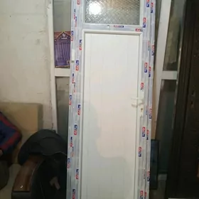 Plastyk okno gapy bar