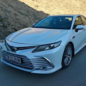 Toyota Camry 2021