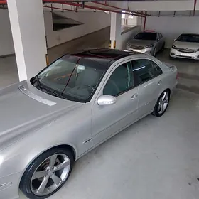 Mercedes-Benz E320 2002