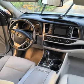 Toyota Highlander 2017