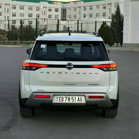 Nissan Pathfinder 2022