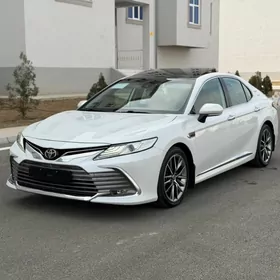 Toyota Camry 2021