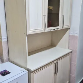 Кухонный шкаф