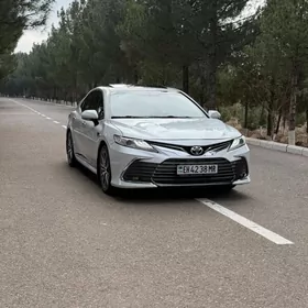 Toyota Camry 2021