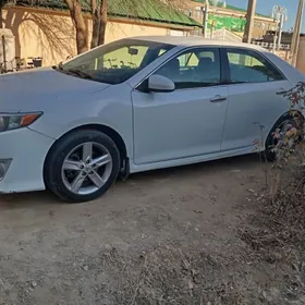 Toyota Camry 2013