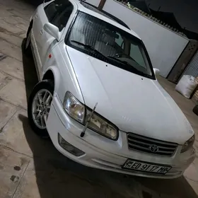 Toyota Camry 2000