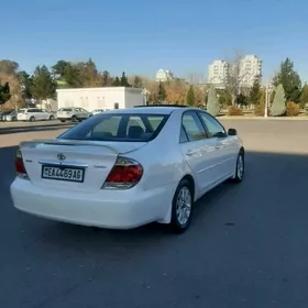 Toyota Camry 2004