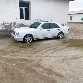 Mercedes-Benz E320 1999