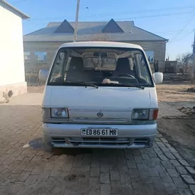 Mazda B2000 1999