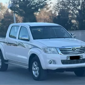 Toyota Hilux 2015