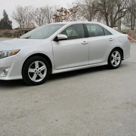 Toyota Camry 2014