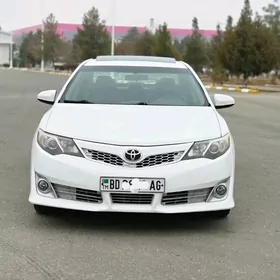 Toyota Camry 2014