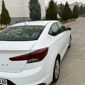 Hyundai Elantra 2020