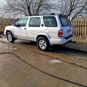 Nissan Pathfinder 2000