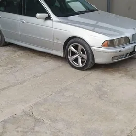 BMW E39 2003