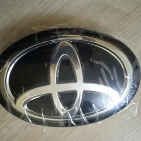 Toyota Camry emblema