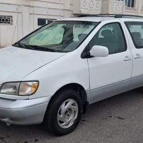Toyota Sienna 2000