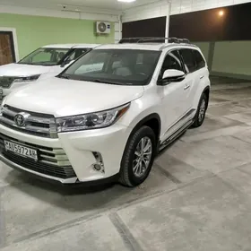 Toyota Highlander 2019