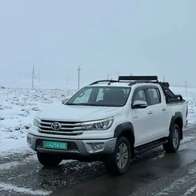 Toyota Hilux 2016