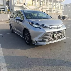 Toyota Sienna 2022